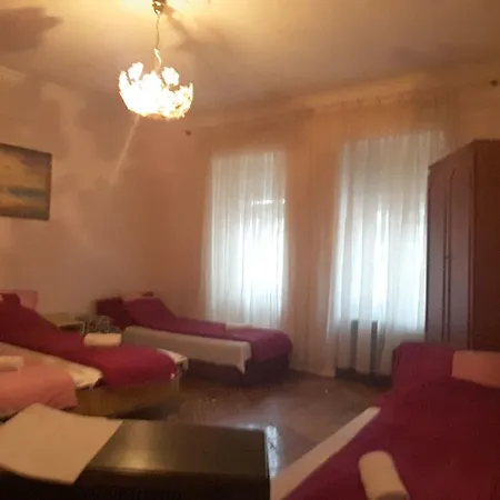 Rubint Vendeghaz Guest house *
